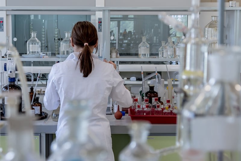 Boostez votre visibilité : signalétique hôpital pour entreprise à Nantes en 2026