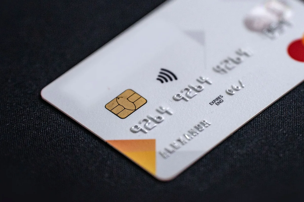 Découvrez la e-card nomade La Banque Postale : votre alliée pour 2026 !